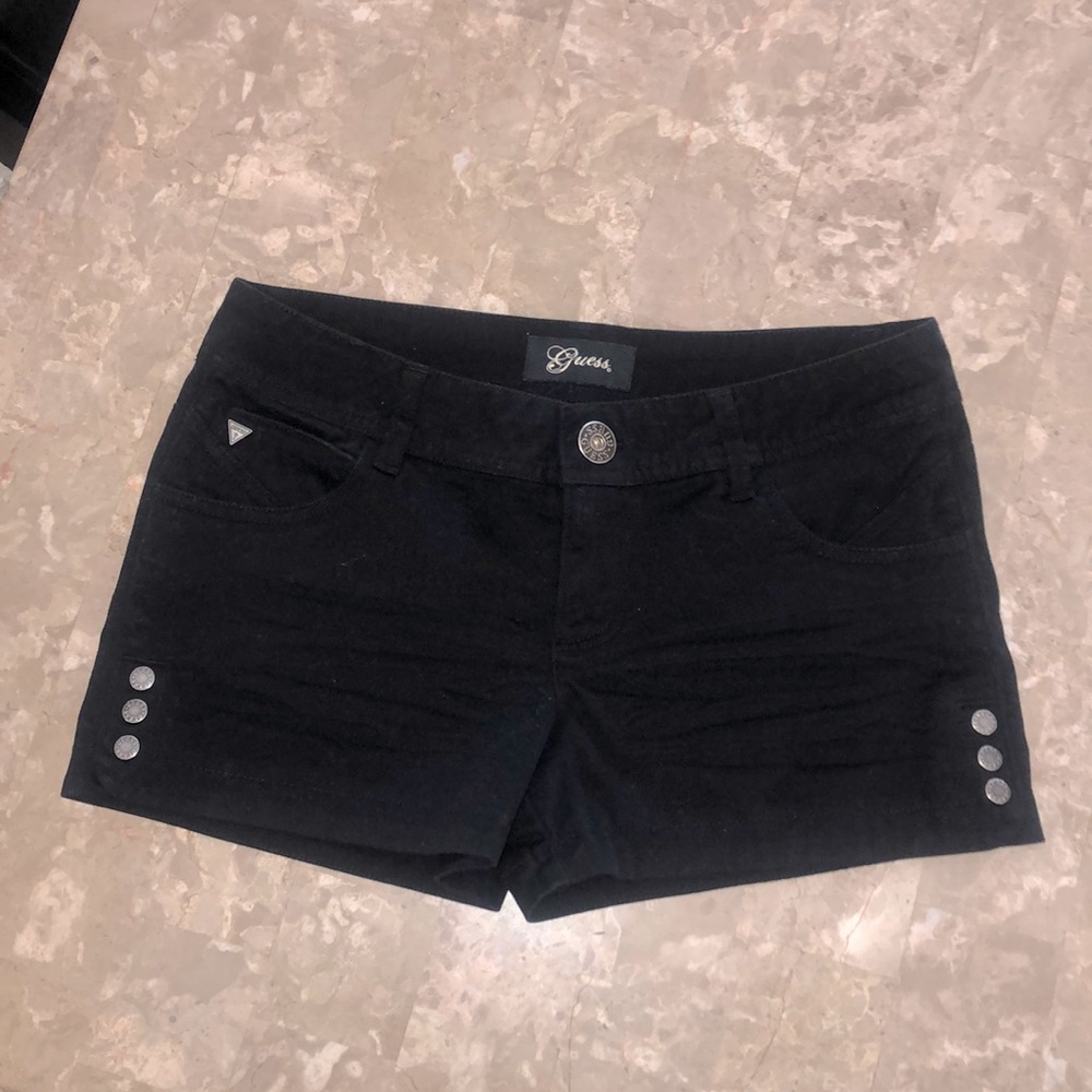 Guess black shorts 🖤
